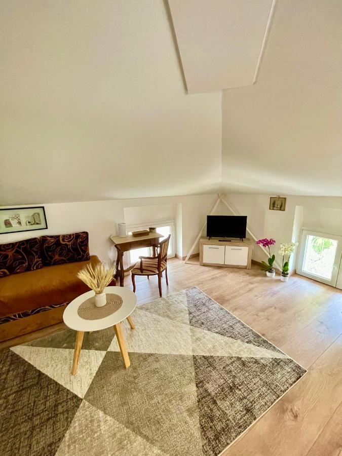 The Attic Apartment Lovran Luaran gambar